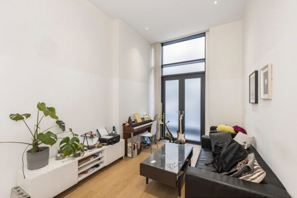 Violet Road, Bow, E3