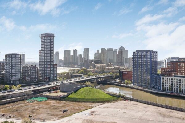 Effra Gardens, Canning Town, E16