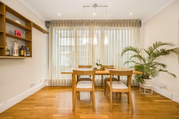 Boardwalk Place, Canary Wharf, E14