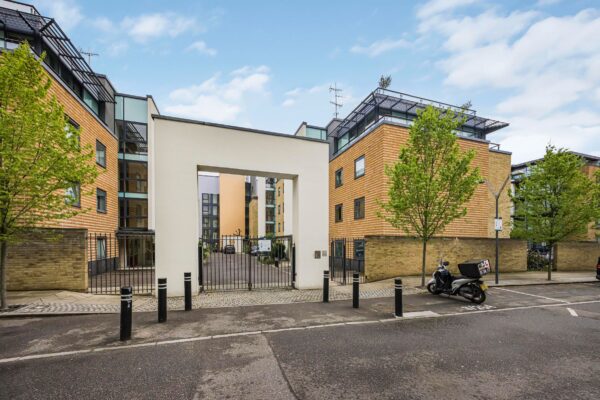 Boardwalk Place, Canary Wharf, E14