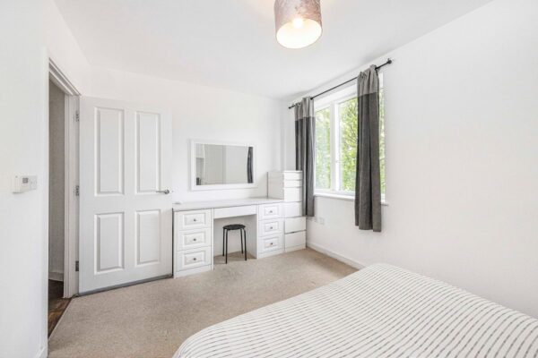 Frederic Court E14