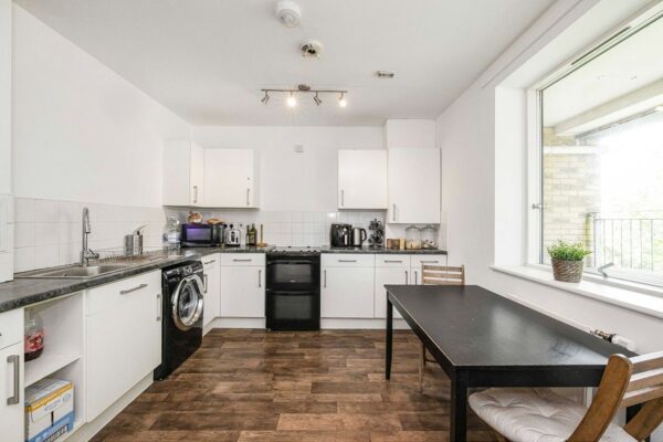 Frederic Court E14