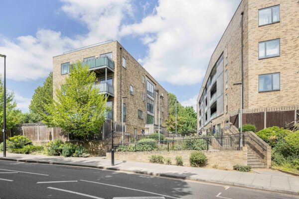 Frederic Court E14
