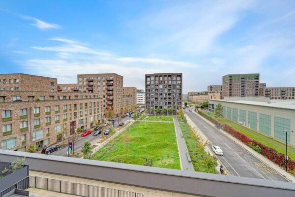 Guthrum Court, Galleons Reach, E16