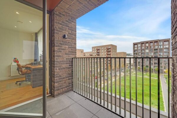 Guthrum Court, Galleons Reach, E16