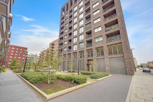 Guthrum Court, Galleons Reach, E16