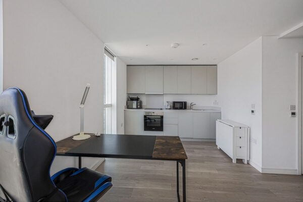 Pinnacle Apartments, Saffron Central Square, Croydon