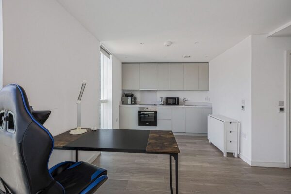 Pinnacle Apartments, Saffron Central Square, Croydon