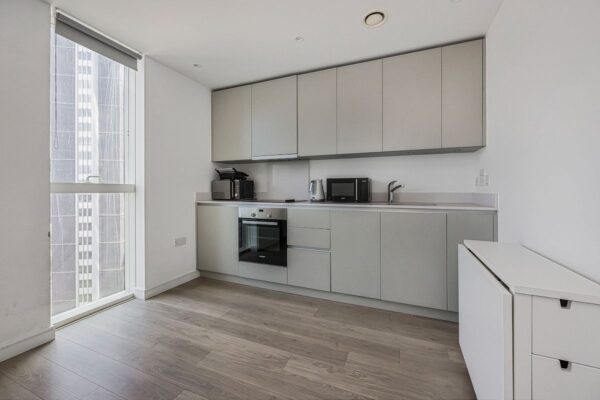 Pinnacle Apartments, Saffron Central Square, Croydon