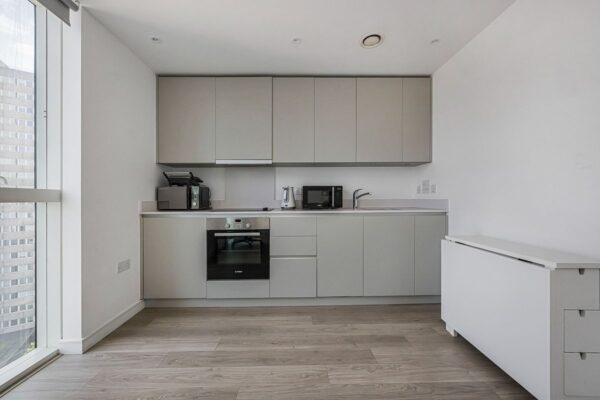 Pinnacle Apartments, Saffron Central Square, Croydon