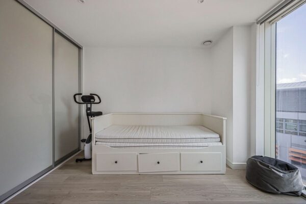 Pinnacle Apartments, Saffron Central Square, Croydon