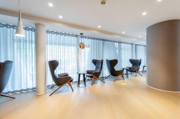 Pinnacle Apartments, Saffron Central Square, Croydon
