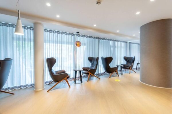 Pinnacle Apartments, Saffron Central Square, Croydon