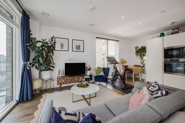 Lamington Heights, Madeira Street, London
