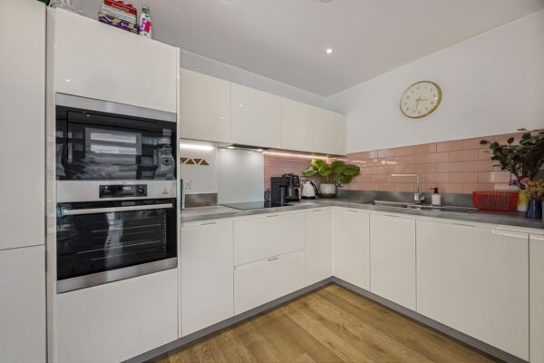 Lamington Heights, Madeira Street, London