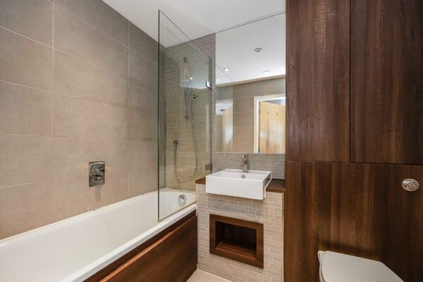 Ceram Court, Bow, E3