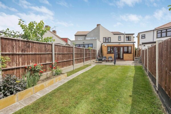 Peel Drive, Clayhall, IG5