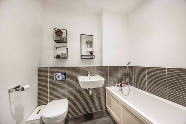 Collison Avenue, Barnet, EN5