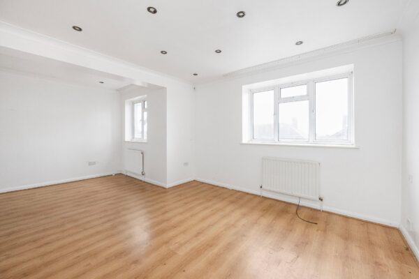 Brocket Way, Chigwell, IG7