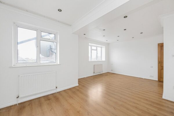 Brocket Way, Chigwell, IG7