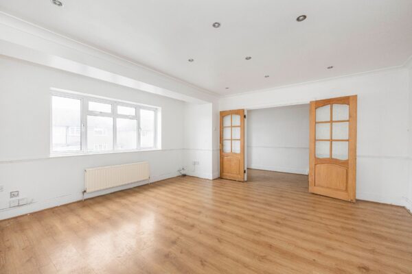 Brocket Way, Chigwell, IG7
