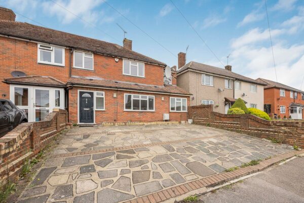 Brocket Way, Chigwell, IG7