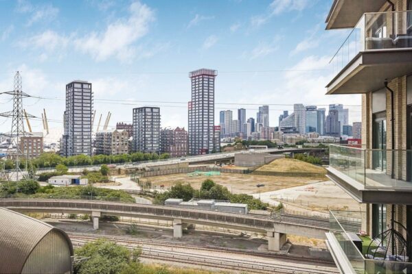 Effra Gardens, Canning Town, E16