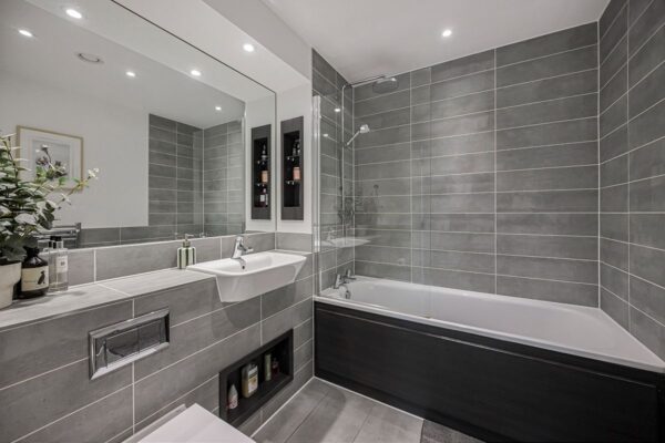 Lamington Heights, Poplar, E16