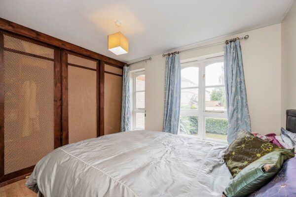 Wheat Sheaf Close, London