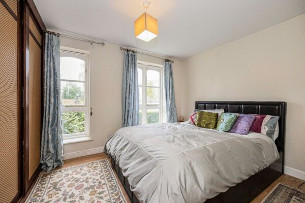 Wheat Sheaf Close, London