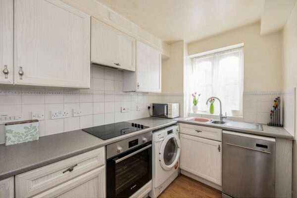 Wheat Sheaf Close, London