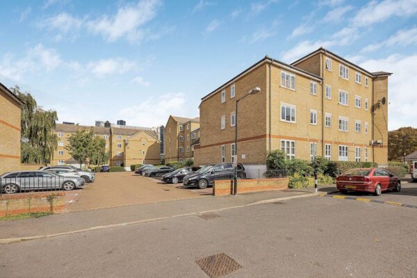 Wheat Sheaf Close, London
