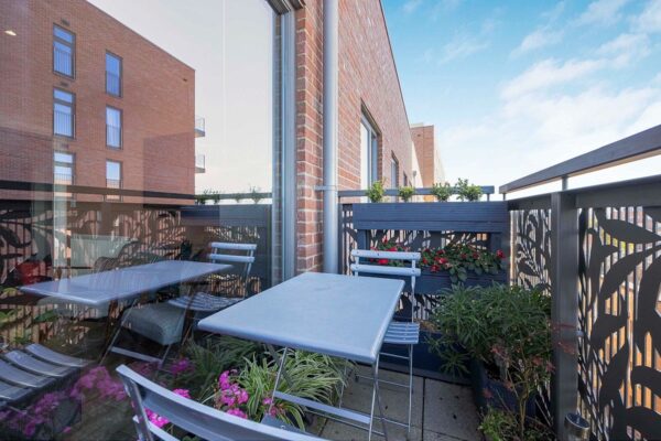 Pioneer Court, Canning Town, E16