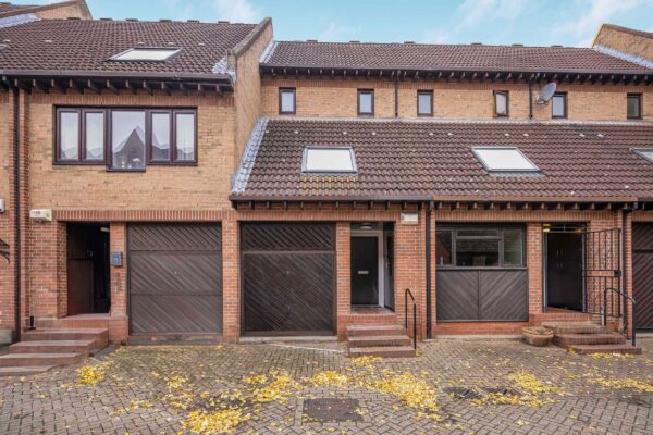 Leerdam Drive, Isle of Dogs, E14