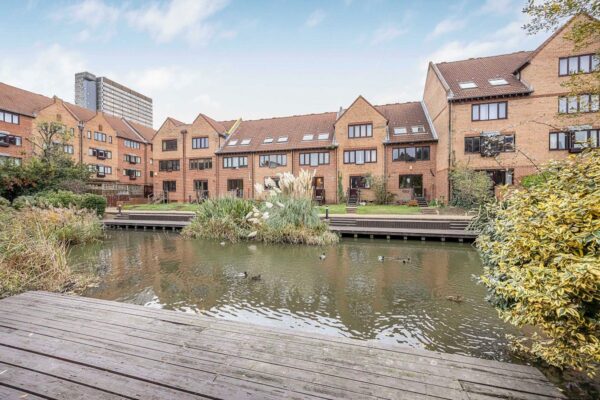 Leerdam Drive, Isle of Dogs, E14