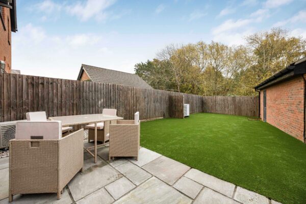 Park View, Chigwell,  IG7