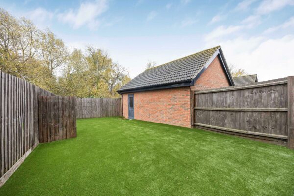 Park View, Chigwell,  IG7