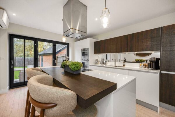 Park View, Chigwell,  IG7