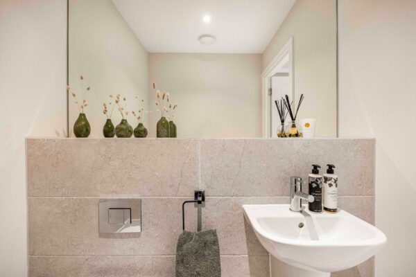 Park View, Chigwell,  IG7