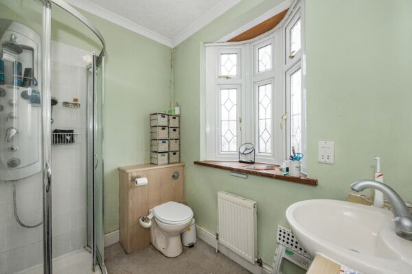 Glenthorne Gardens, Ilford, IG6