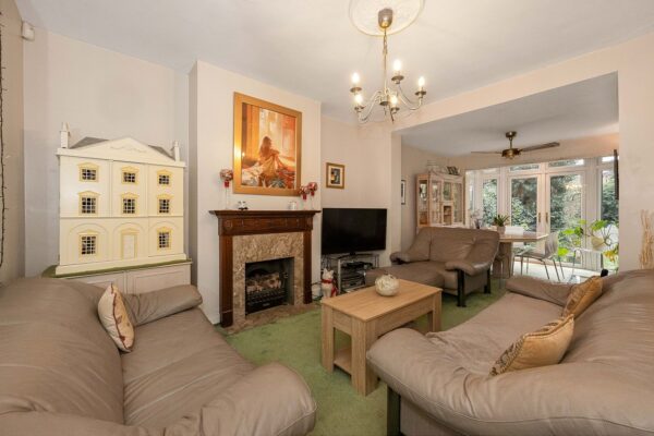 Glenthorne Gardens, Ilford, IG6