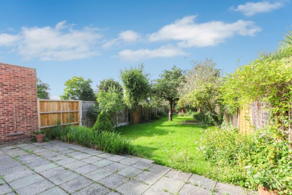 The Glade, Clayhall, IG5