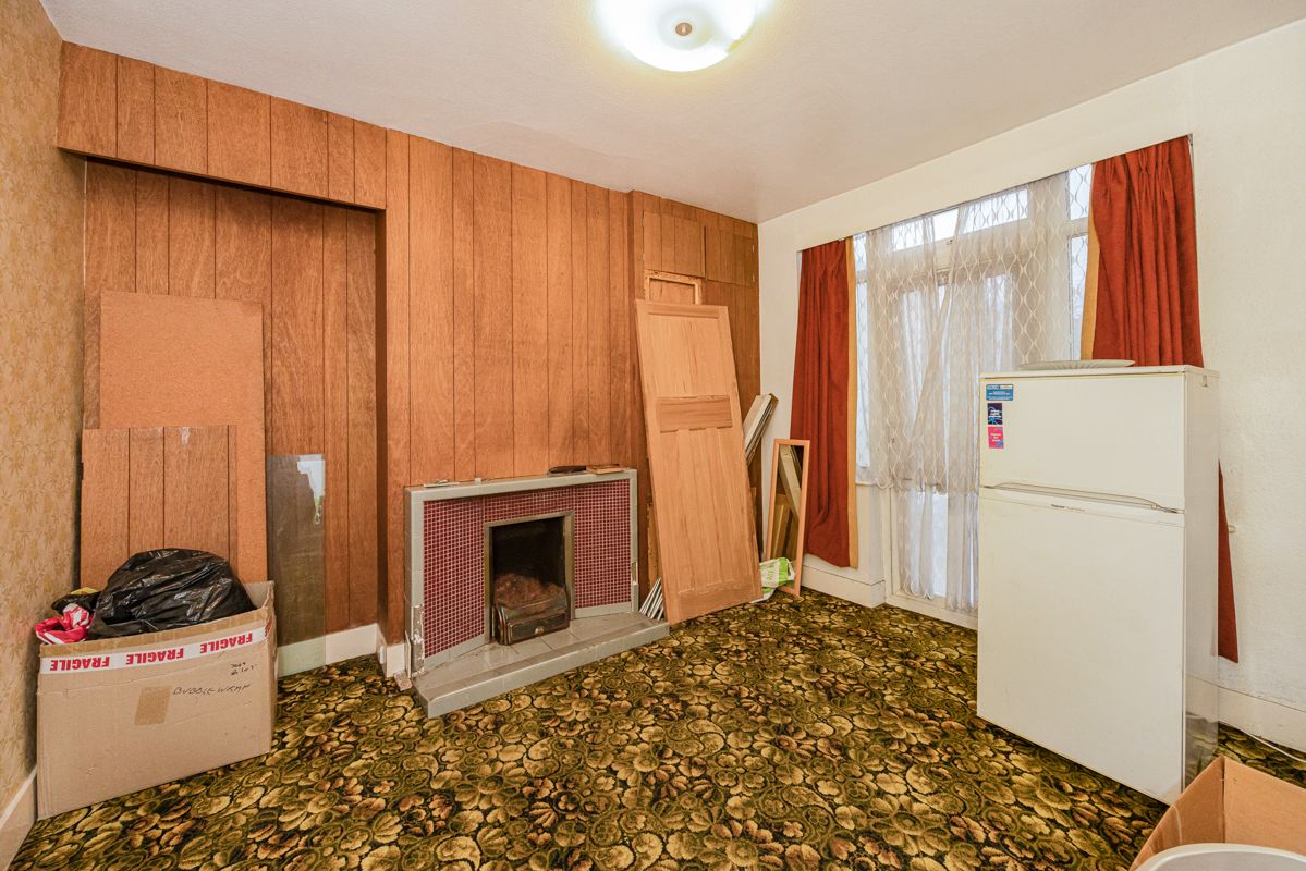 Dersingham Avenue, Manor Park, E12