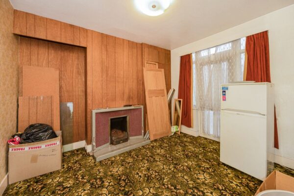 Dersingham Avenue, Manor Park, E12