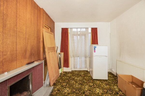 Dersingham Avenue, Manor Park, E12