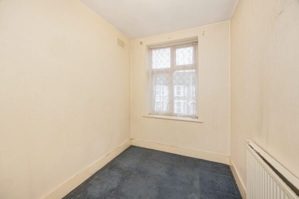 Dersingham Avenue, Manor Park, E12