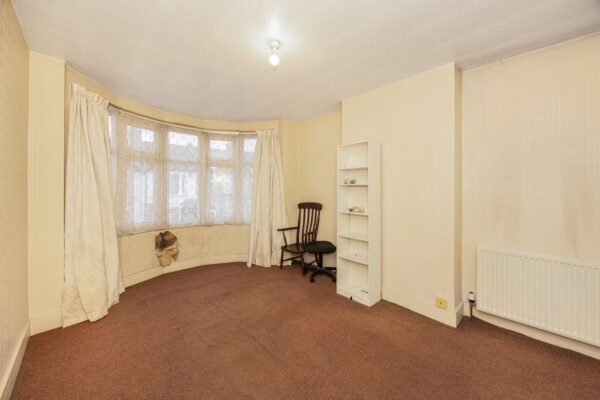 Dersingham Avenue, Manor Park, E12