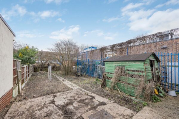 Dersingham Avenue, Manor Park, E12