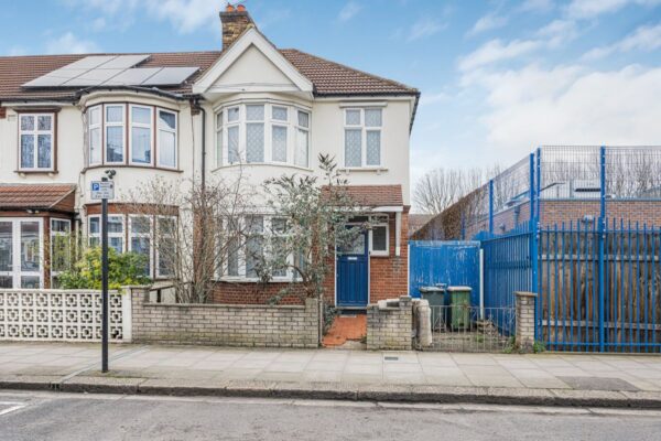 Dersingham Avenue, Manor Park, E12