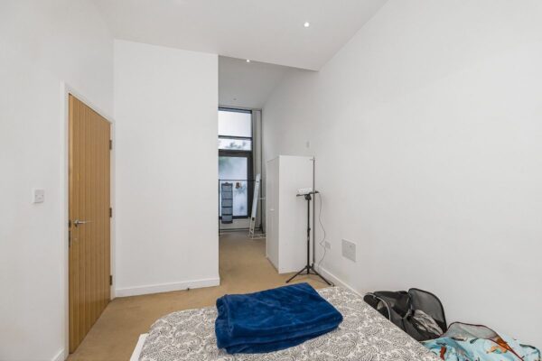 Violet Road, Bow, E3